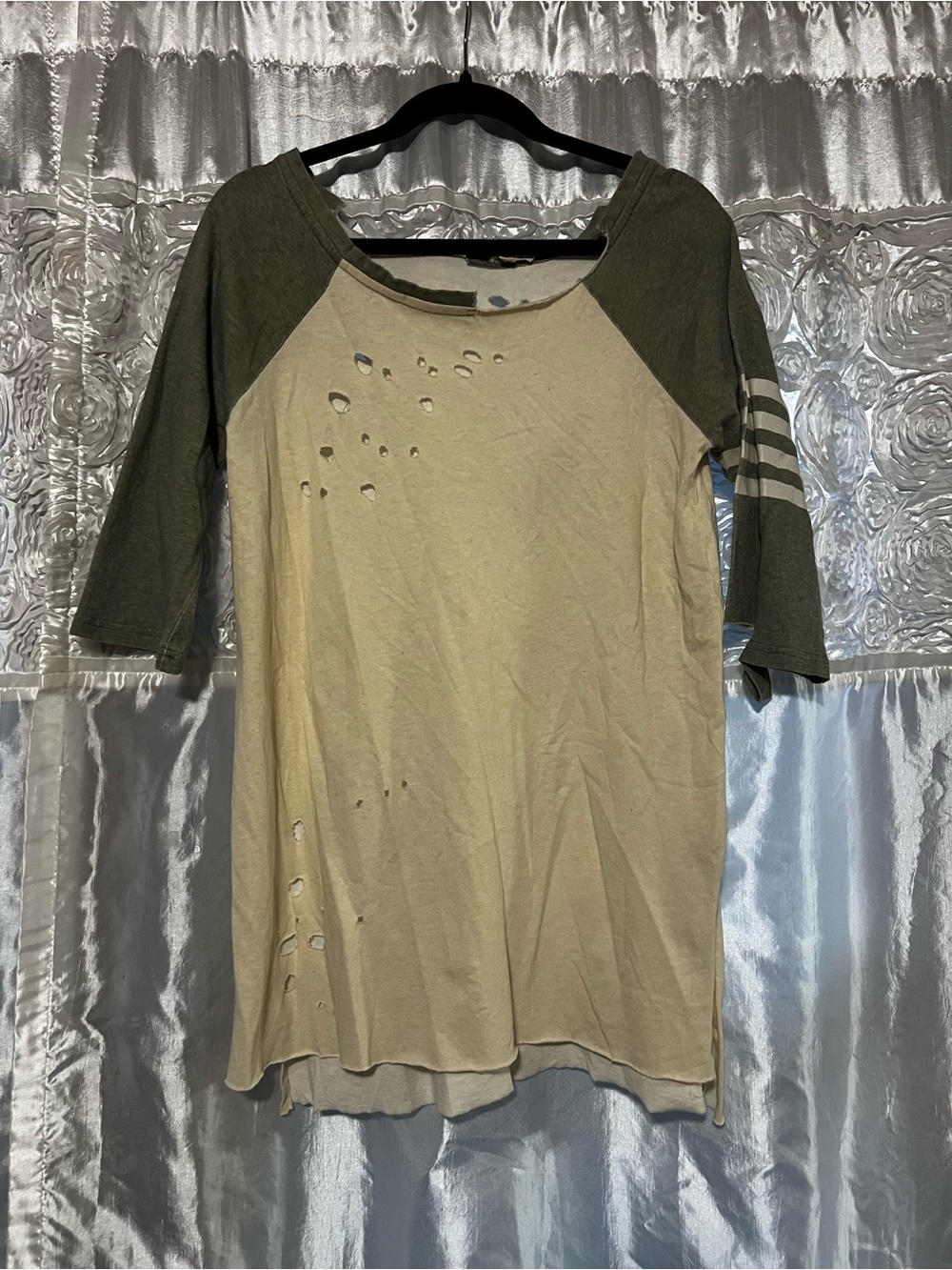 Distressed Raglan Sleeve Women's Top - Olive Green and Cream